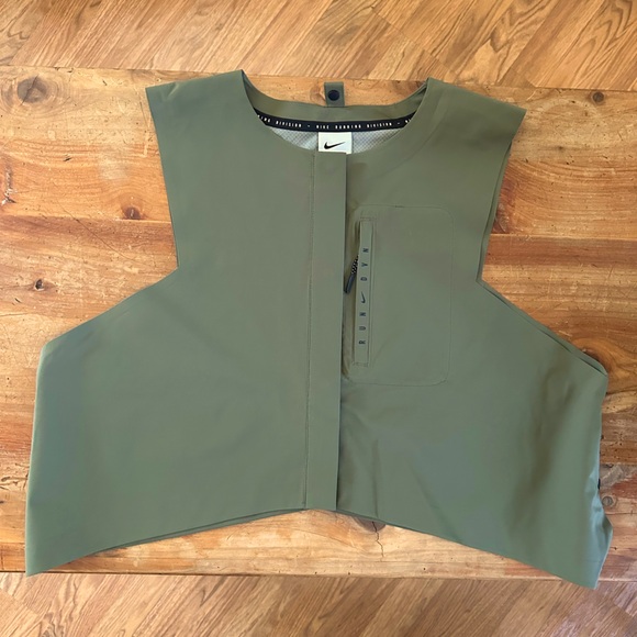 Nike Running Division Wind/Rain Jacket - Picture 8 of 14